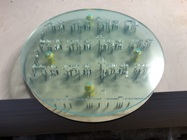 Beispiel laserschneiden auf Laser Elcede und Eurolaser mit Holz und Acrylglas – Bild 1