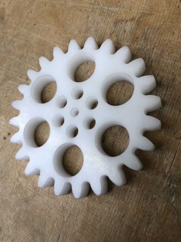 Beispiel laserschneiden auf Eurolaser mit Kunststoff – Bild 1