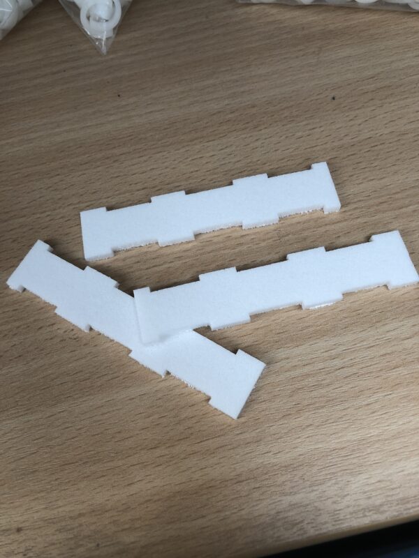 Beispiel wasserstrahlschneiden - Reinwasser auf Resato Wasserstrahlanlage mit Schaumstoff – Bild 1