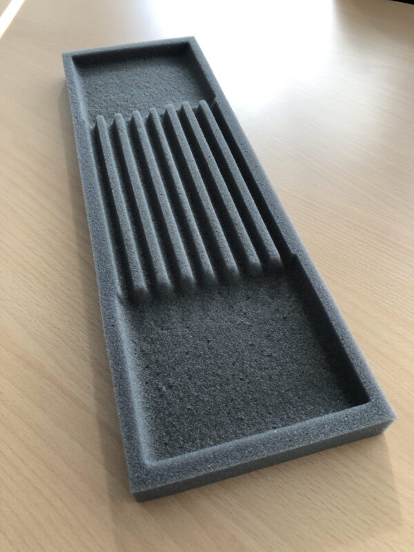 Beispiel wasserstrahlschneiden - Reinwasser und laserschneiden auf Resato Wasserstrahlanlage und Elcede Laser mit Schaumstoff – Bild 1