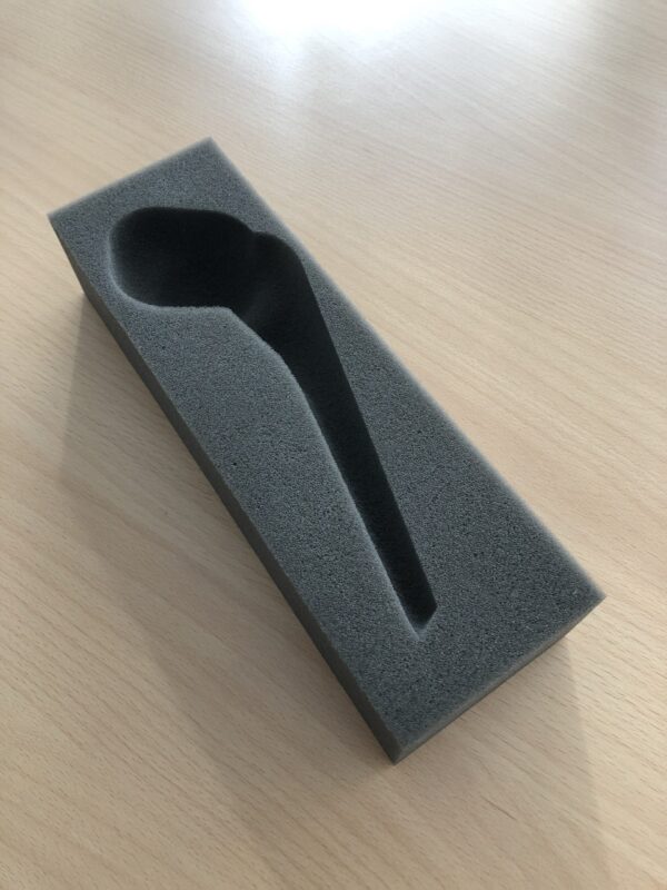 Beispiel wasserstrahlschneiden - Reinwasser und laserschneiden auf Resato Wasserstrahlanlage und Elcede Laser mit Schaumstoff – Bild 1