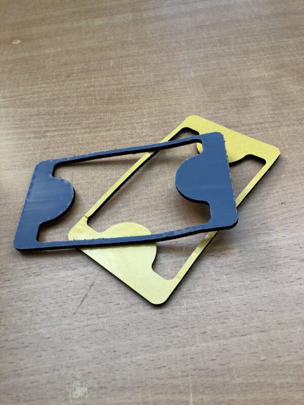 0056 Beispiel wasserstrahlschneiden - Reinwasser auf Resato Wasserstrahlanlage mit Schaumstoff mit beidseitiger Klebefolie beschichtet – Bild 1