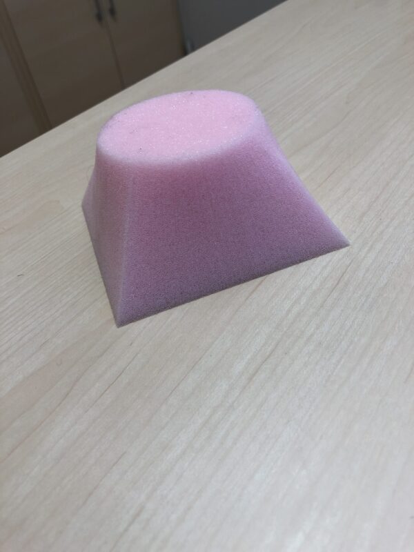 Beispiel wasserstrahlschneiden - Reinwasser auf Resato Wasserstrahlanlage mit Schaumstoff – Bild 1